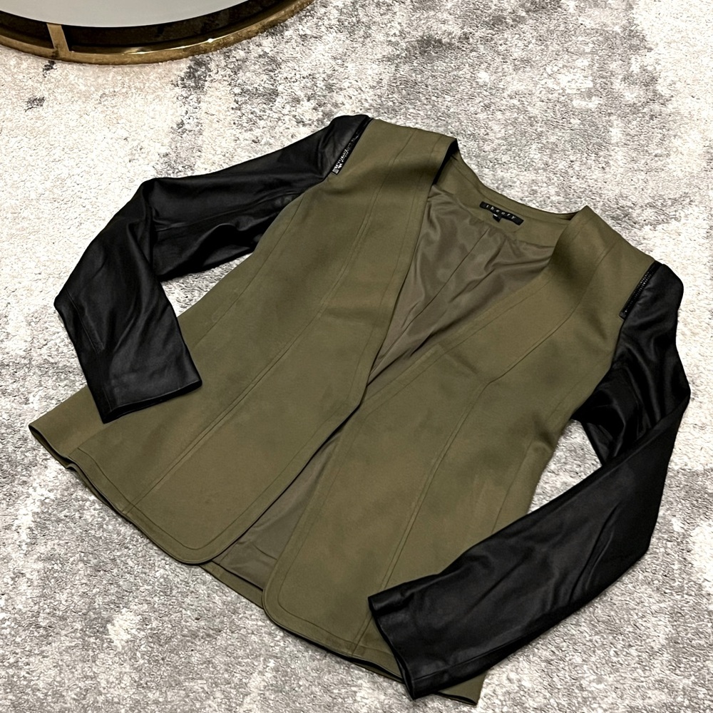 Theory army green blazer with leather sleeves and zipper shoulder acce